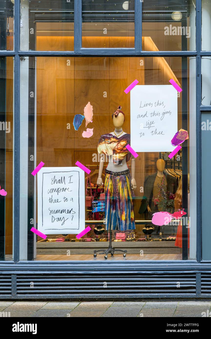 Vivienne Westwood Schaufenster, Glasgow, Schottland, Großbritannien, Europa Stockfoto
