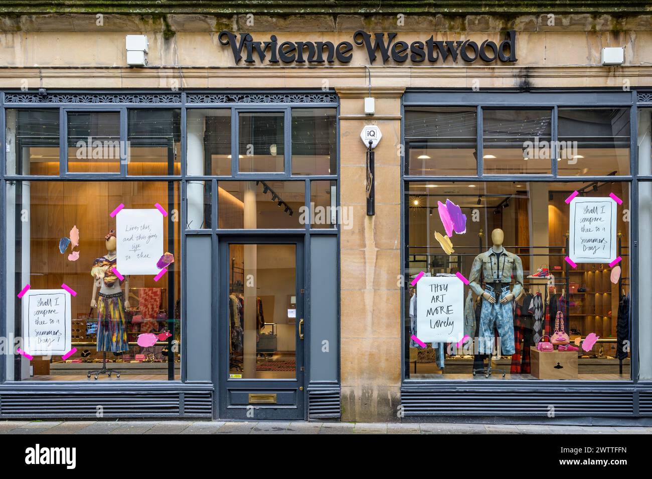 Vivienne Westwood Schaufenster, Glasgow, Schottland, Großbritannien, Europa Stockfoto