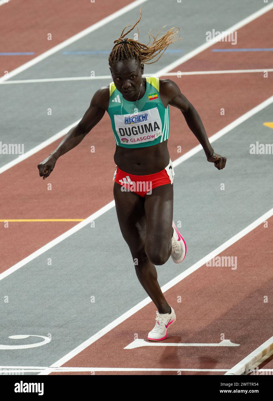 Tsige Duguma aus Äthiopien überquert die Ziellinie und gewinnt das 800-m-Finale der Frauen bei den Leichtathletik-Hallenweltmeisterschaften in der Emirates Arena, Glasgo Stockfoto