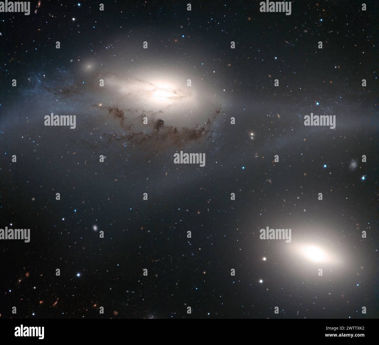 Majestätische Galaxien in einem sternenklaren Universum. Stockfoto