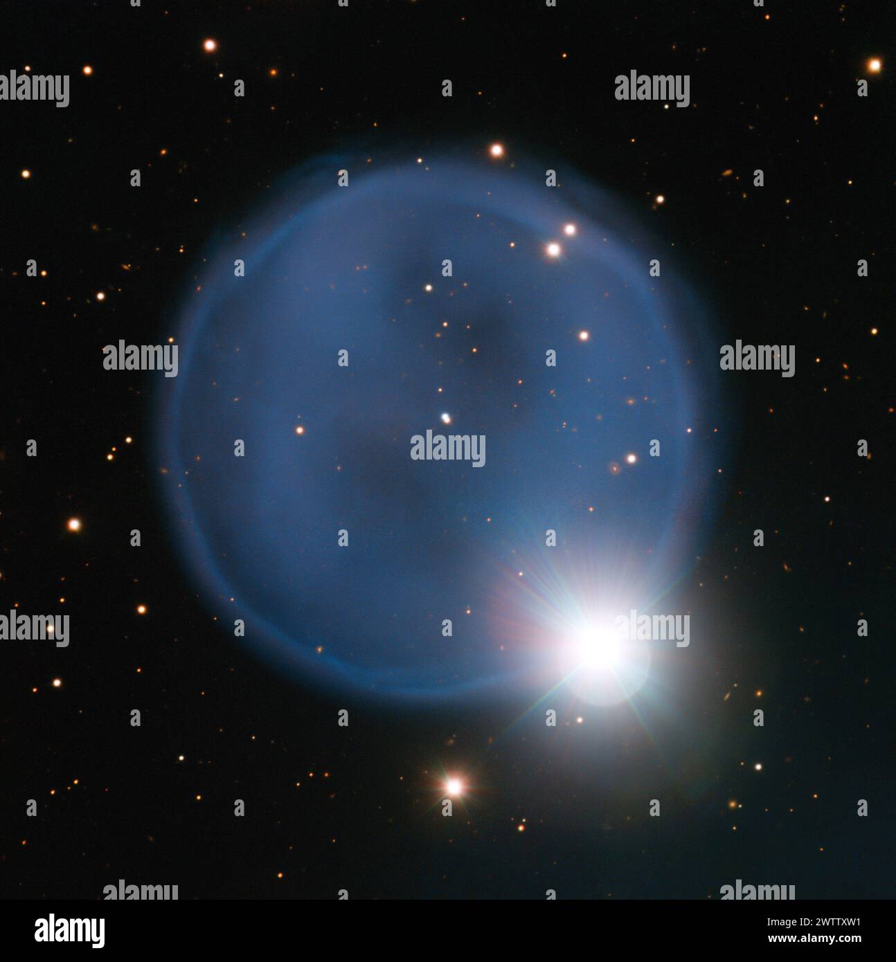Astronomische Darstellung eines Himmelskörpers mit hellem Stern Stockfoto