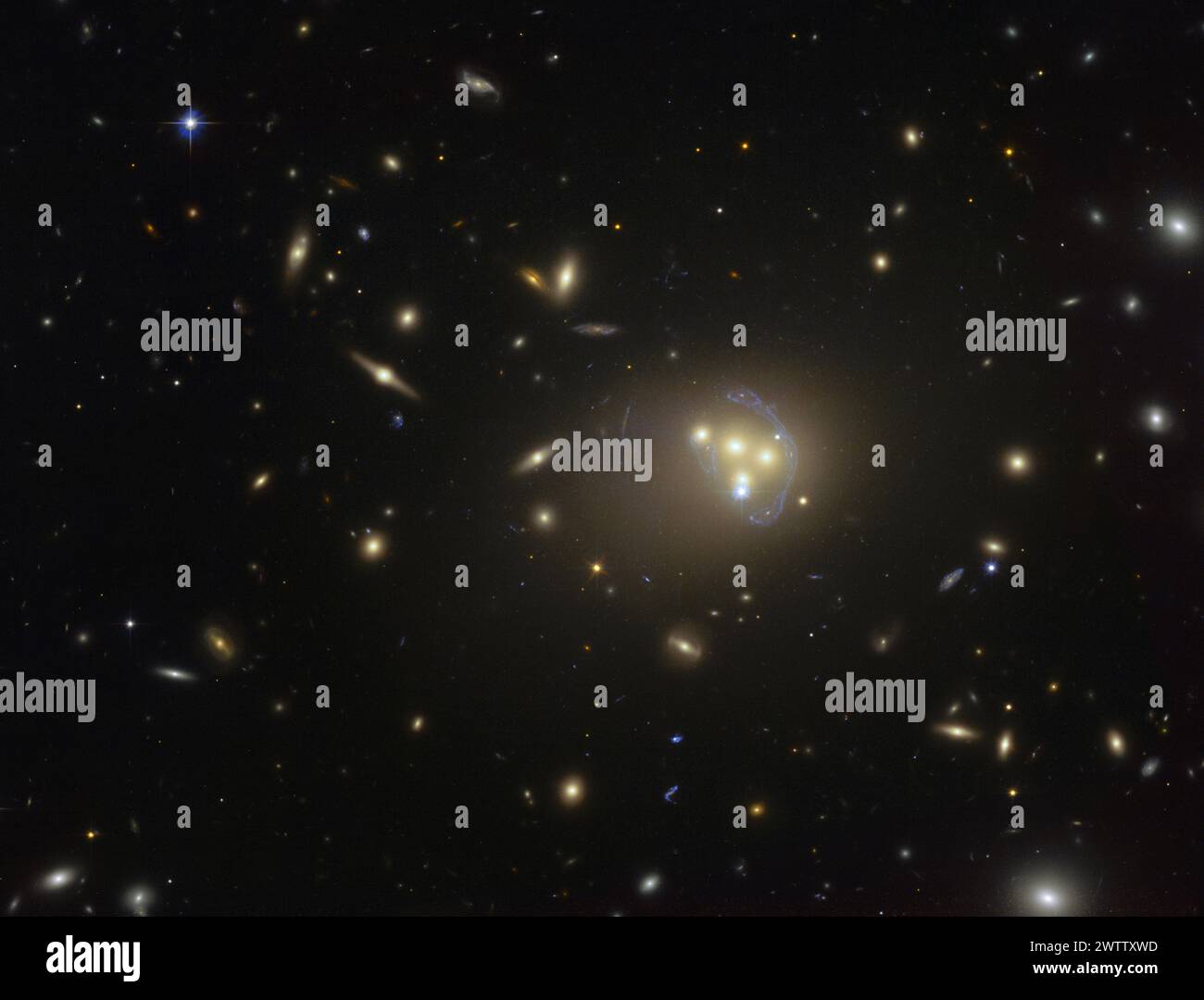 Galaxienhaufen im Weltraum. Stockfoto
