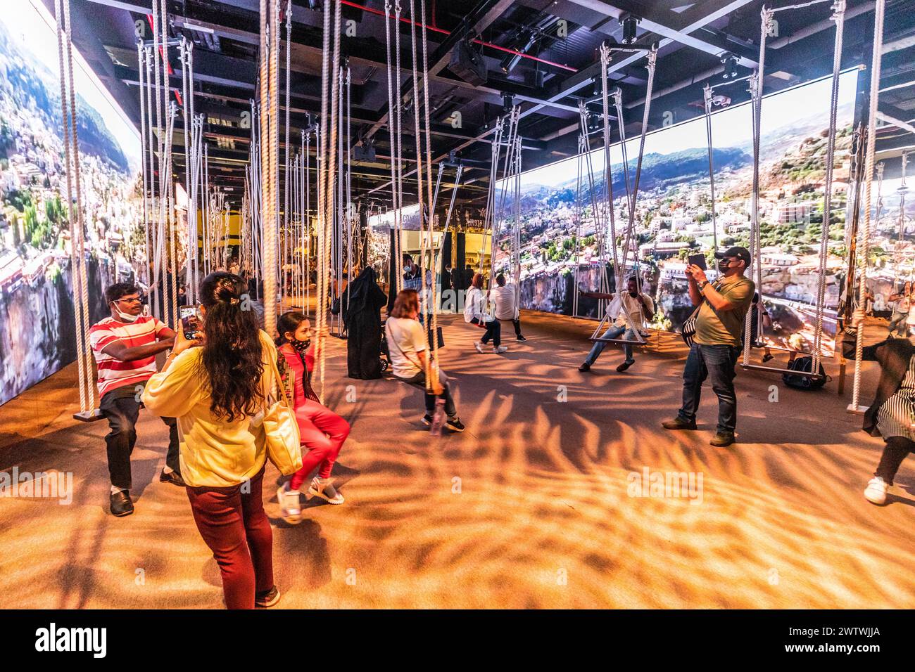 DUBAI, VAE - 29. OKTOBER 2021: Libanon-Pavillon auf der Expo 2020 in Dubai, Vereinigte Arabische Emirate. Stockfoto