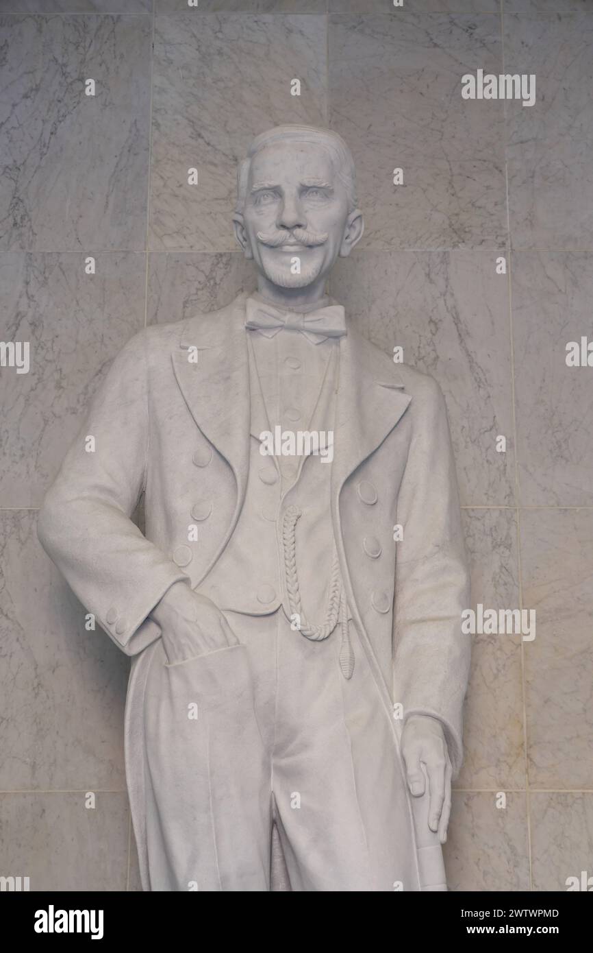 Die Marmorstatue von Juan Pablo Duarte, einem der Gründerväter der Dominikanischen Republik, im Altar de la Patria in El Parque Independencia. S Stockfoto