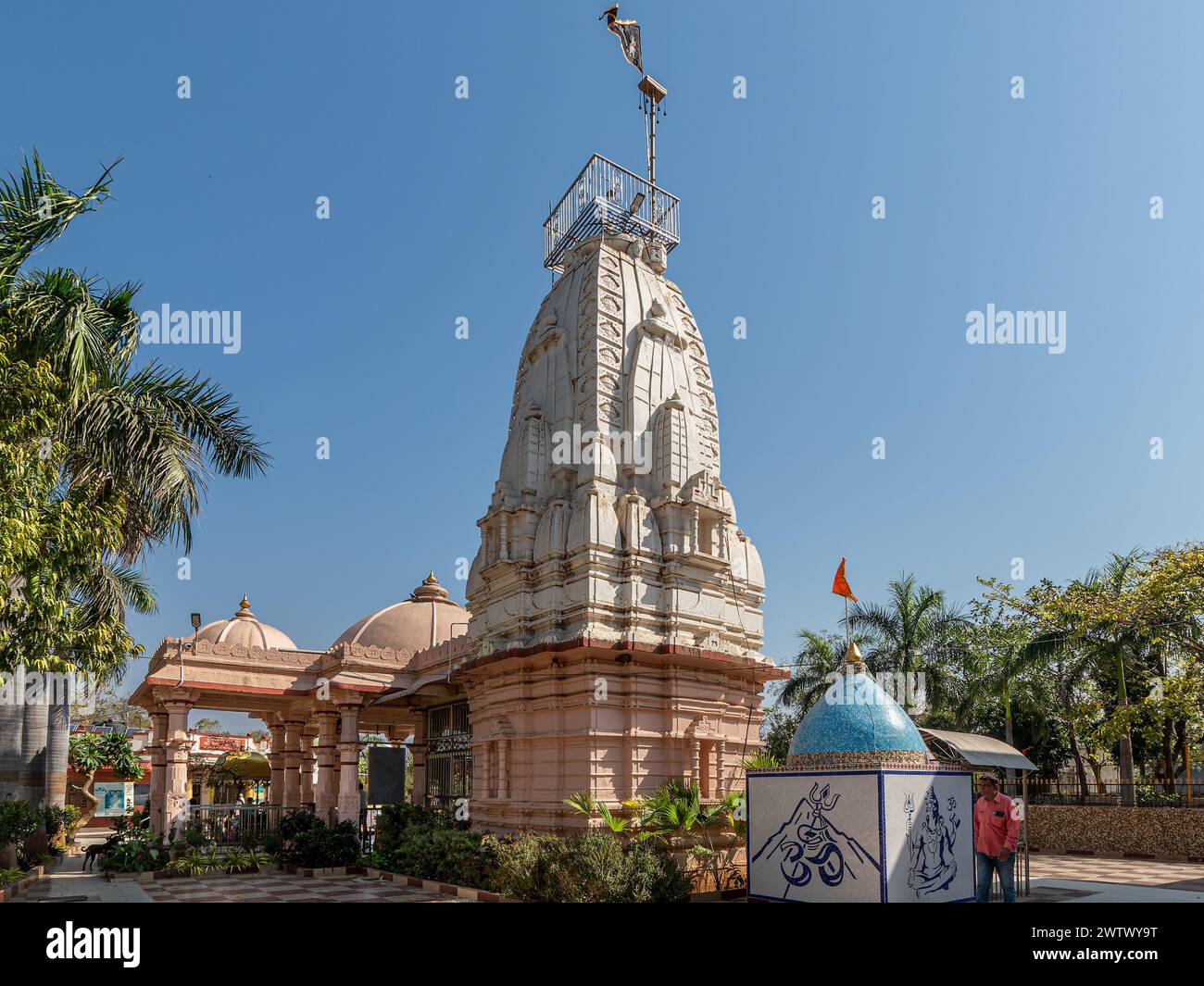 03 10 2024 Shri Kal Bhairav Mandir oder Tempel in Bolundra, nahe Idar Sabarkantha Gujarat Indien Asien. Stockfoto