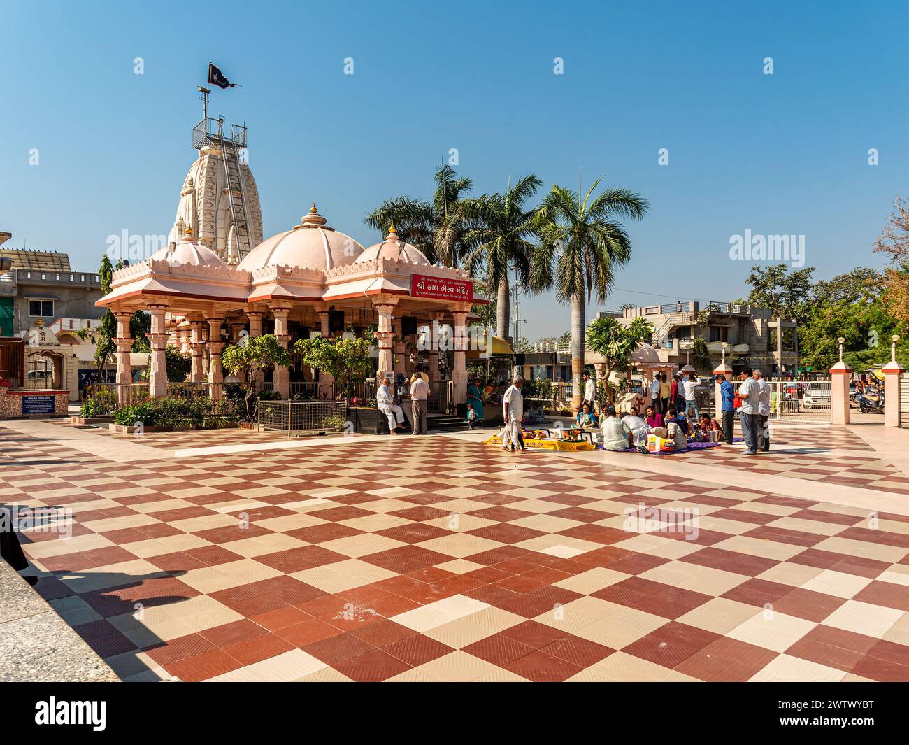 03 10 2024 Shri Kal Bhairav Mandir oder Tempel in Bolundra, nahe Idar Sabarkantha Gujarat Indien Asien. Stockfoto