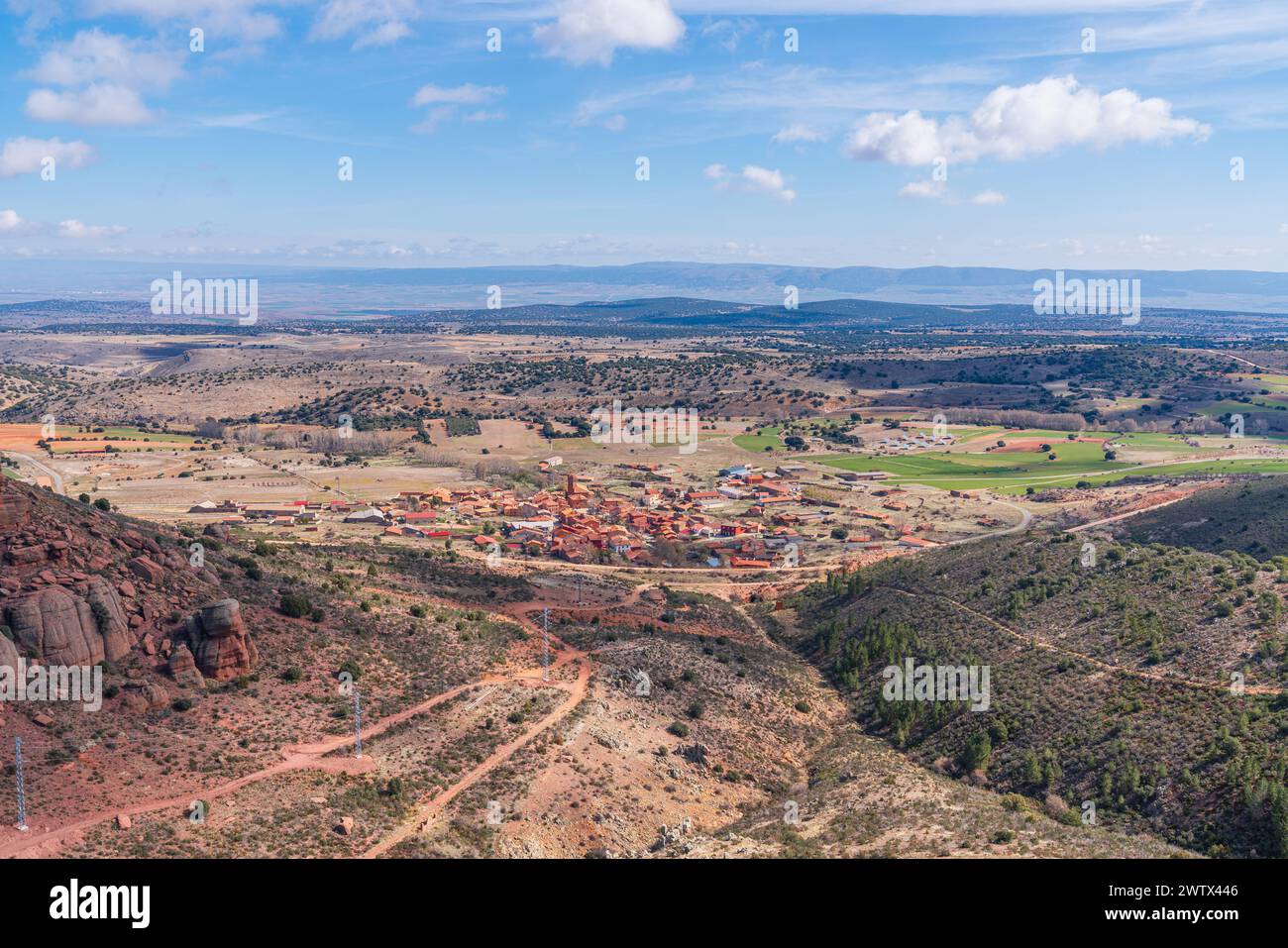 Erhöhter Blick auf Peracense, Dorf in der Provinz Teruel, Aragón, Spanien Stockfoto