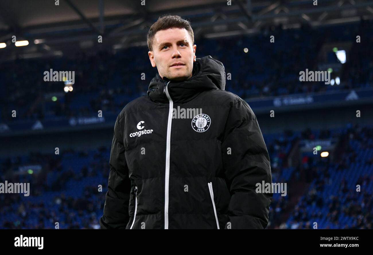 2. Bundesliga, Veltins Arena Gelsenkirchen, FC Schalke 04 gegen FC St. Pauli; Schulleiter Fabian Hürzeler (GfbV) Stockfoto