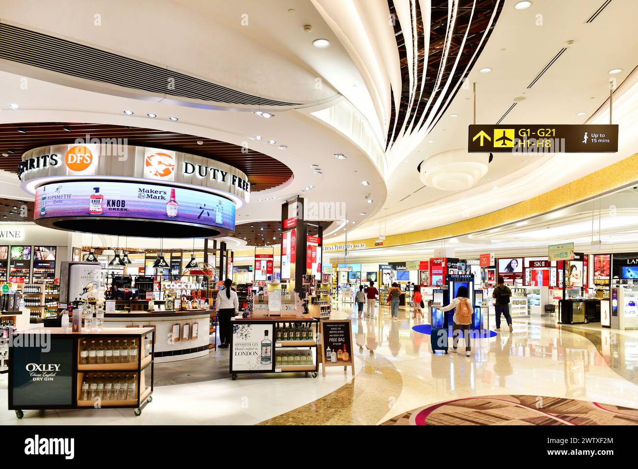 Flughafen Changi, Singapur - OKTOBER 3,2018 : Wein- und Spirituosengeschäft am Flughafen Singapur Changi Terminal 4 ist ein neu gebautes Passagierterminal Stockfoto