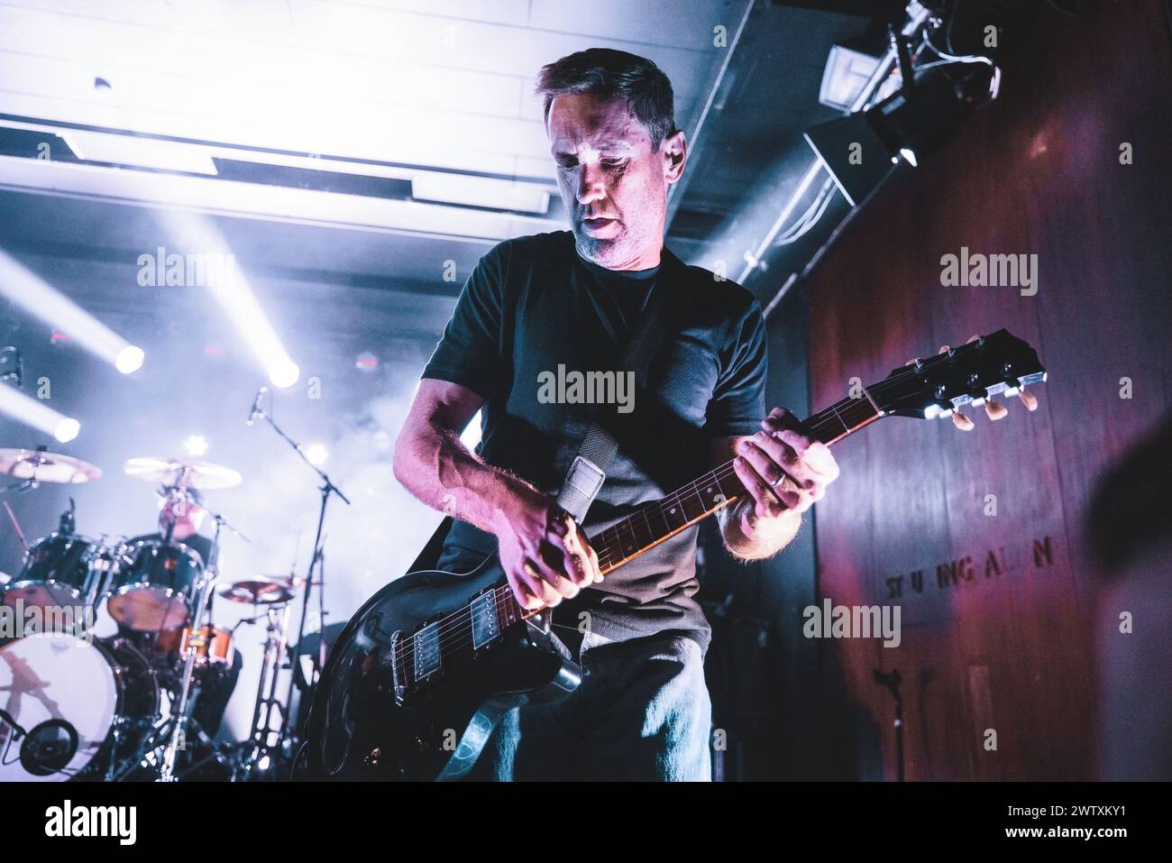 Kopenhagen, Dänemark. März 2024. Die amerikanische Mathcore-Band Botch gibt ein Live-Konzert im VEGA in Kopenhagen. Hier ist Gitarrist Dave Knudson live auf der Bühne zu sehen. (Foto: Gonzales Foto - Peter Troest). Stockfoto