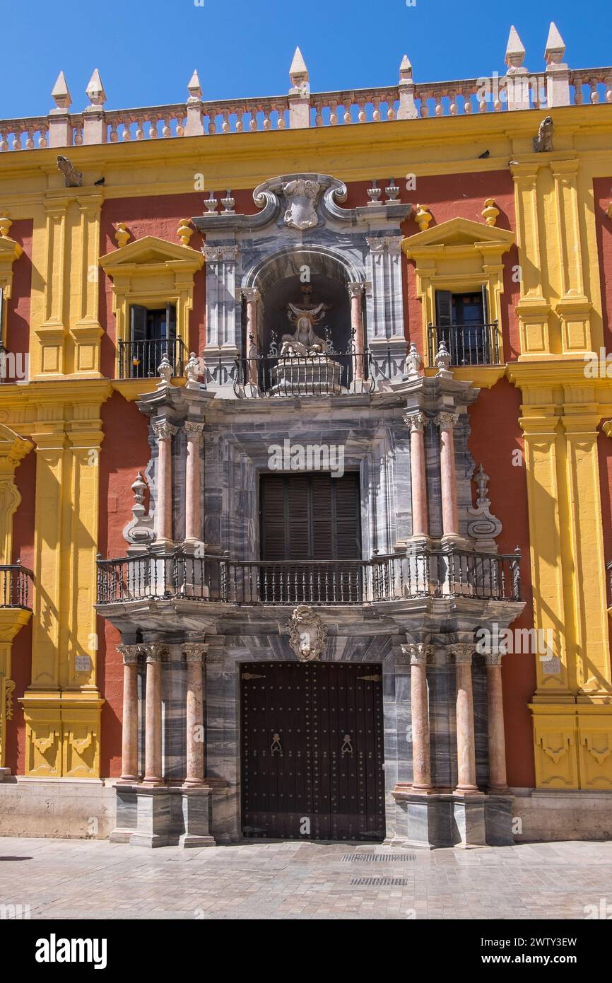 Alter Palast im Barockstil auf der Plaza del Obispo im historischen Zentrum von Malaga, Spanien Stockfoto