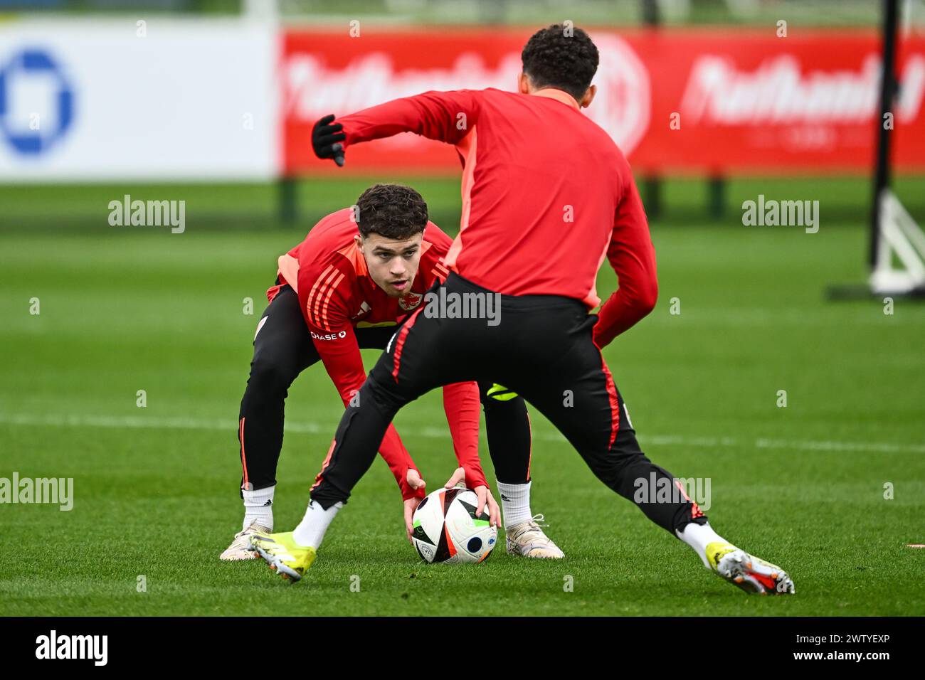 Neco Williams aus Wales während der offenen Schulung in Wales im Vale Resort Training Complex, Hensol, Großbritannien, 20. März 2024 (Foto: Craig Thomas/News Images) Stockfoto