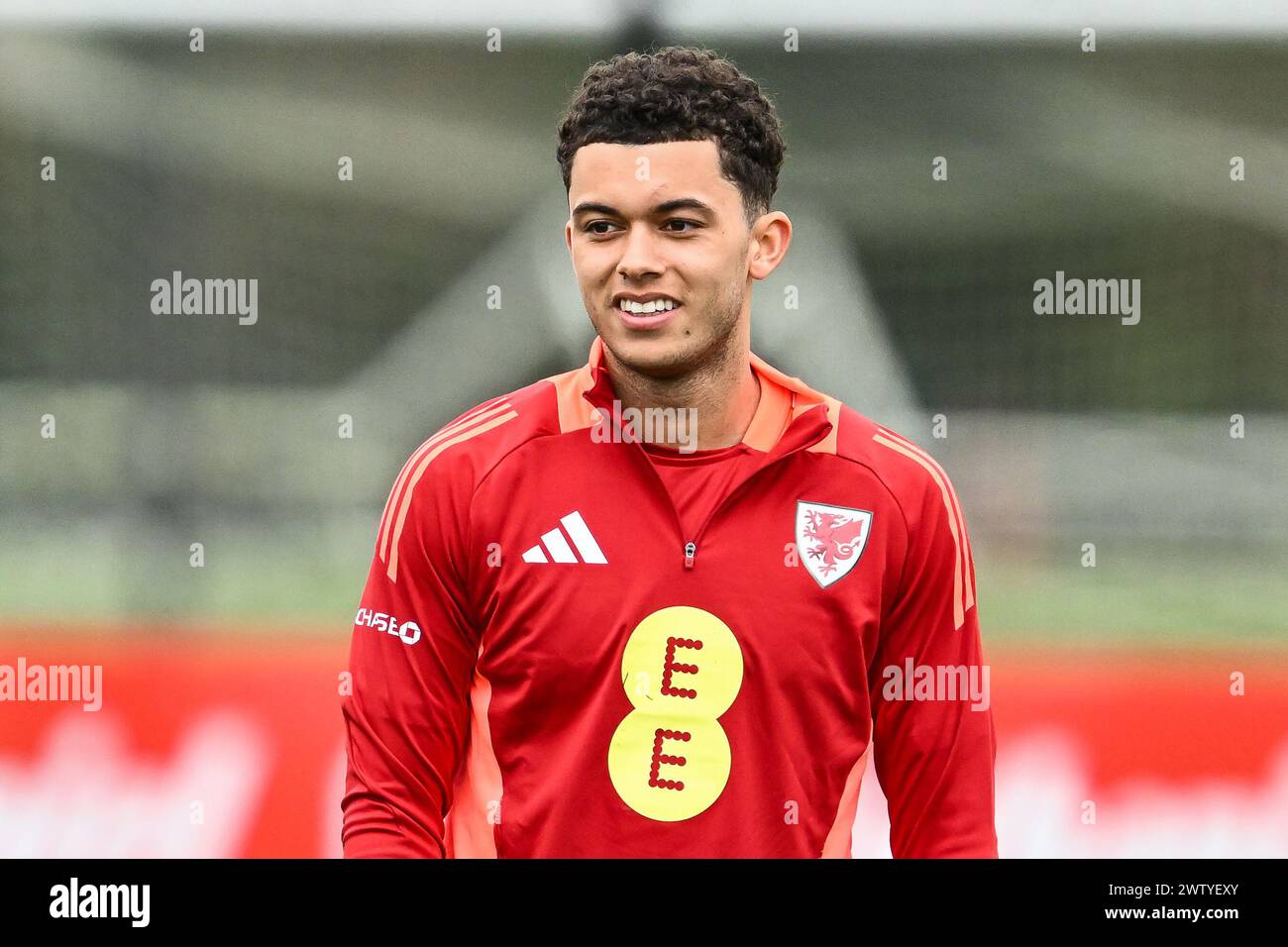 Brennan Johnson aus Wales während der offenen Schulung in Wales im Vale Resort Training Complex, Hensol, Großbritannien, 20. März 2024 (Foto: Craig Thomas/News Images) Stockfoto