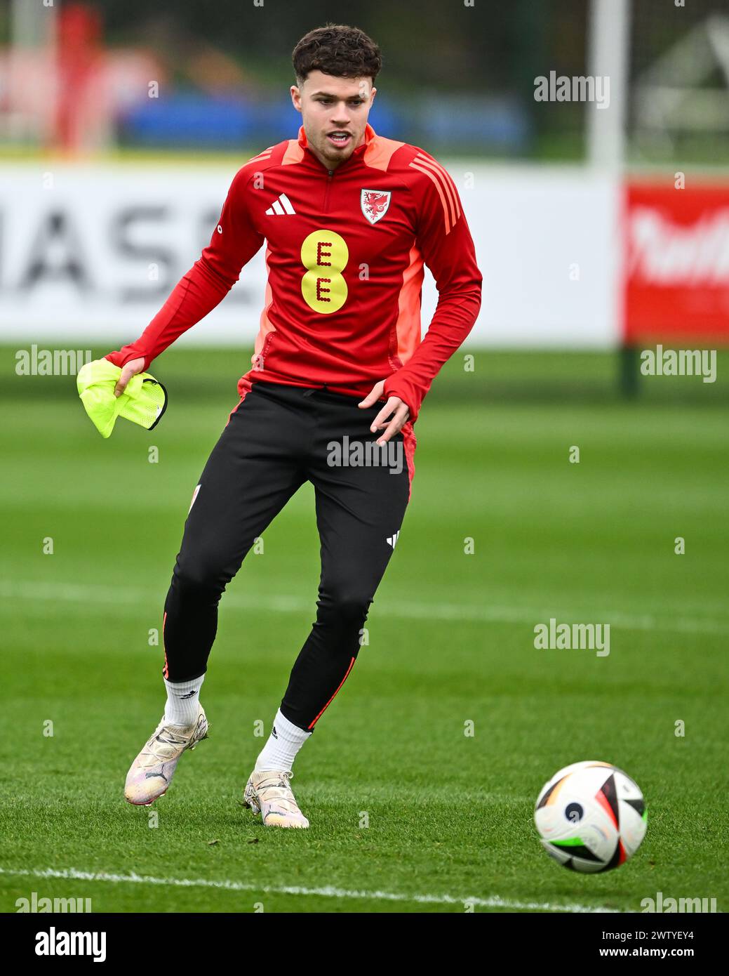 Neco Williams aus Wales während der offenen Schulung in Wales im Vale Resort Training Complex, Hensol, Großbritannien, 20. März 2024 (Foto: Craig Thomas/News Images) Stockfoto