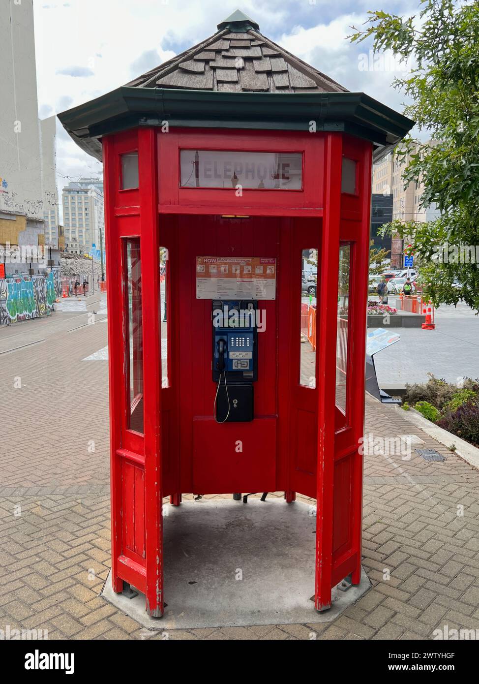 Retro-Telefonbox auf der Straße in Christchurch gefunden Stockfoto