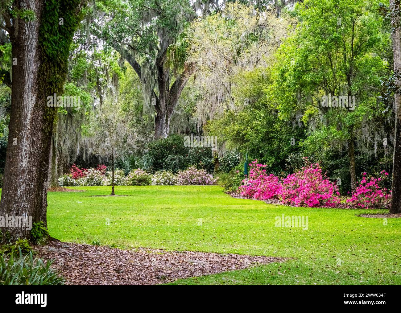 Bok Tower Gardens ist ein National Historic Landmark im National Register of Historic Places auf dem Iron Mointain im Lake Wales Florida USA Stockfoto
