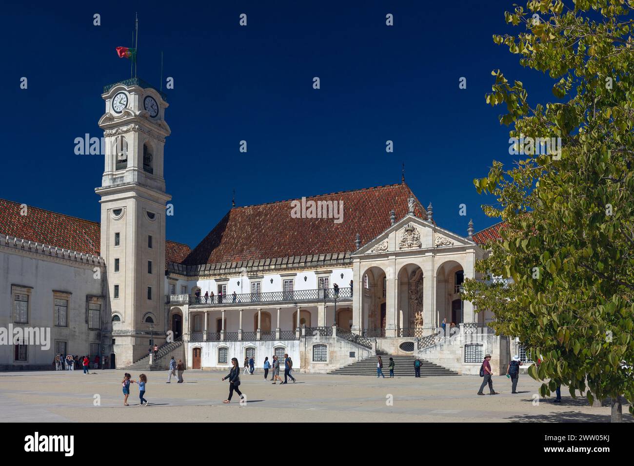 Portugal, Provinz Beira Litoral, Coimbra, Glockenturm und Via Latina (oder der Alte Königspalast) von Pac das Escolas Stockfoto