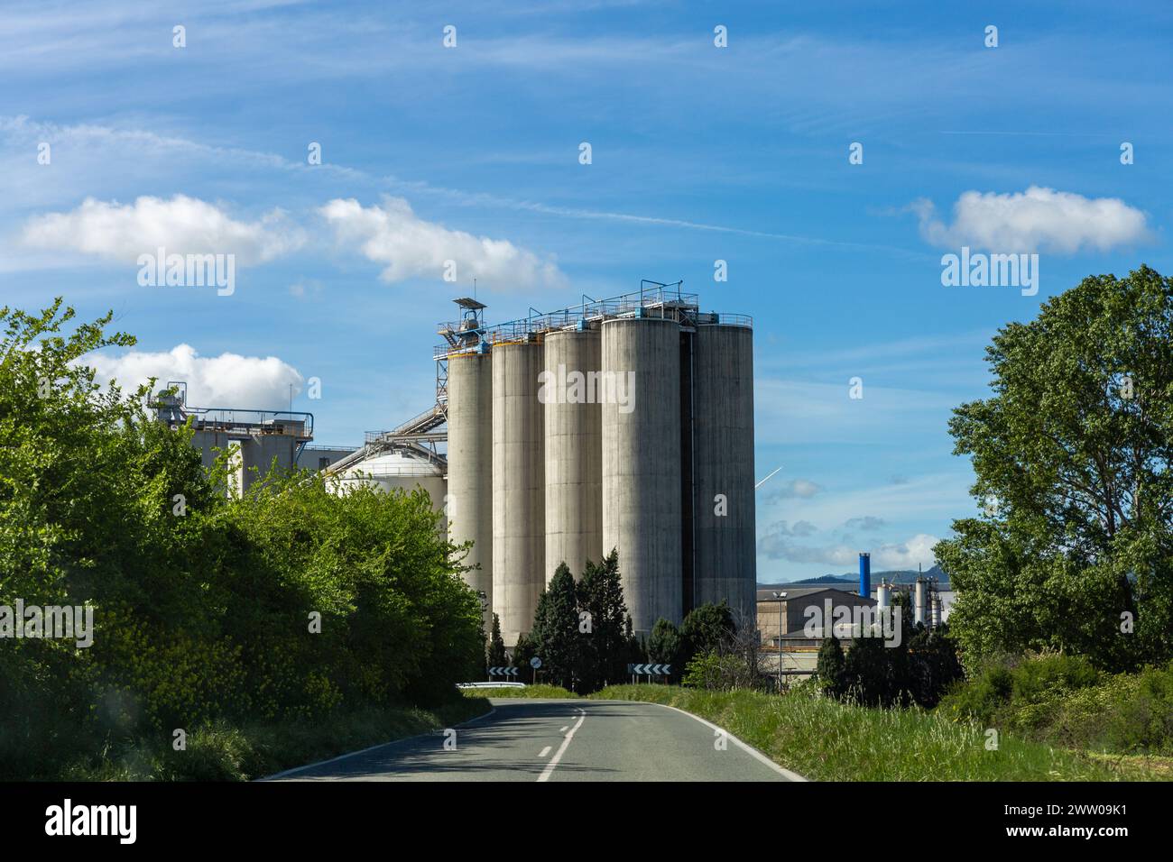 Zementfabrik, Olza, Spanien Stockfoto