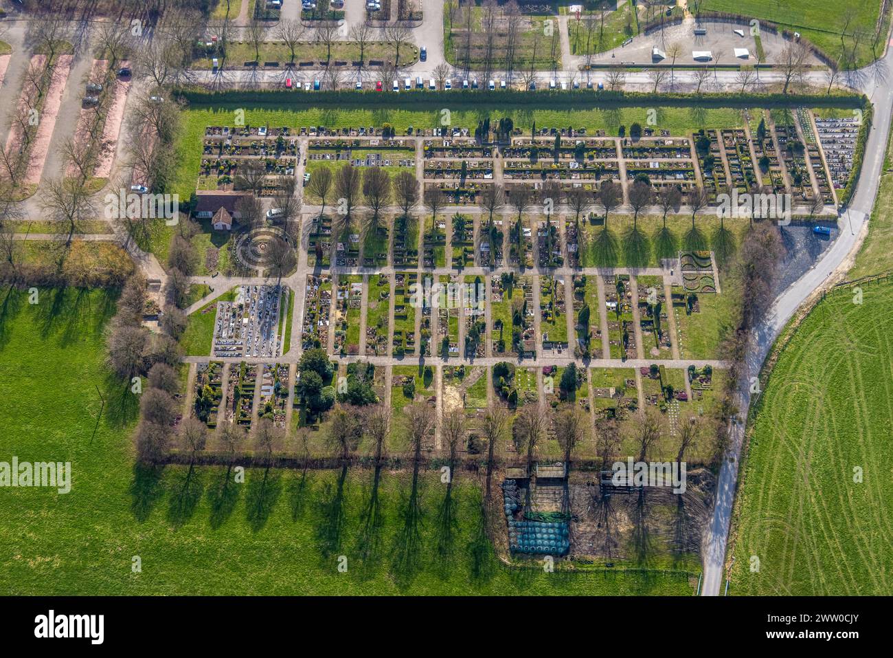 Luftbild, Friedhof Berge am Südbad, Graberfeld, Stadtbezirk Rhynern, Hamm, Ruhrgebiet, Nordrhein-Westfalen, Deutschland ACHTUNGxMINDESTHONORARx60xEURO *** Luftaufnahme, Friedhof Berge am Südbad, Graberfeld, Landkreis Rhynern, Hamm, Ruhrgebiet, Nordrhein-Westfalen, Deutschland ACHTUNGxMINDESTHONORARx60xEURO Stockfoto