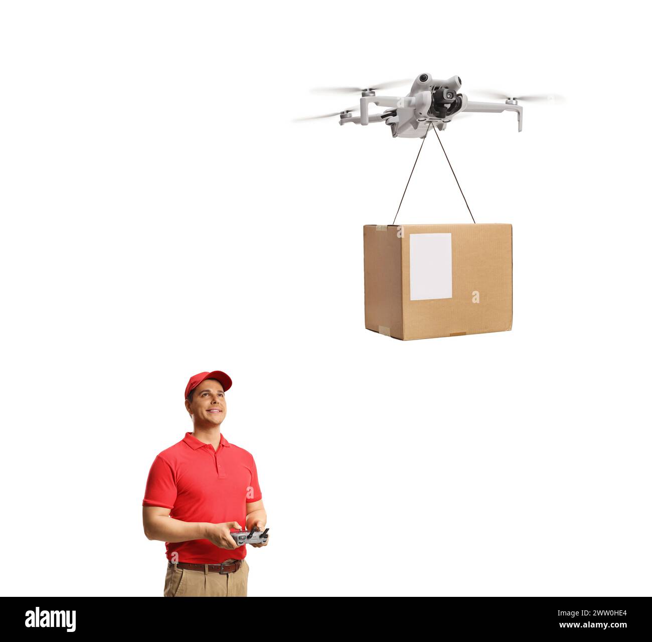 Drohnenfahrer liefert ein Papppaket isoliert auf weißem Hintergrund Stockfoto