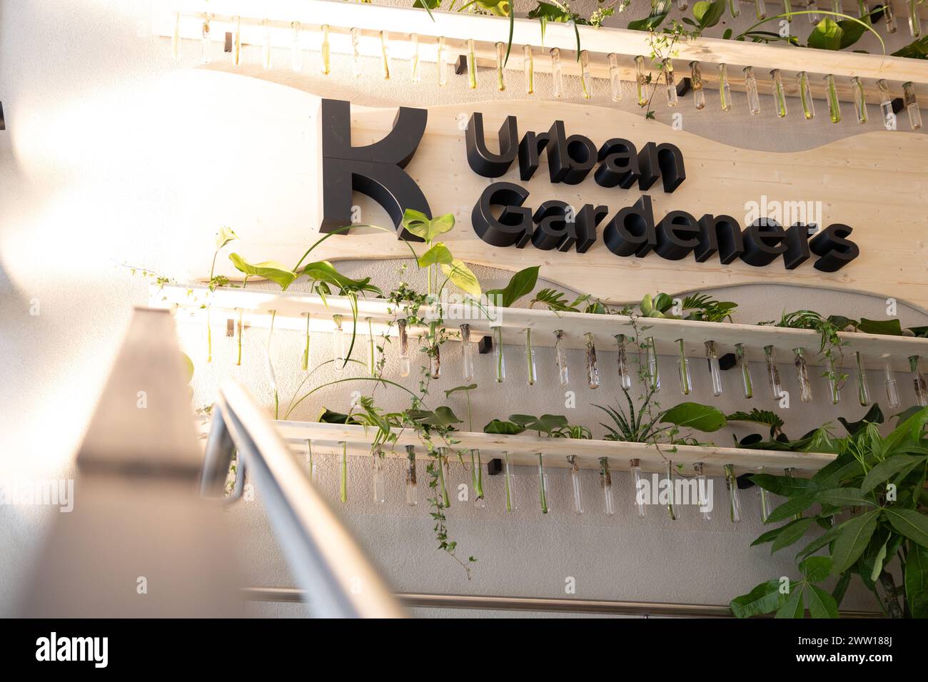 München, Deutschland. März 2024. Laden bei der Eröffnung des Future Retail Store Urban Gardeners by Kiefl in der Stadthalle in München, Deutschland am 20. März 2024. (Foto: Alexander Pohl/SIPA USA) Credit: SIPA USA/Alamy Live News Stockfoto