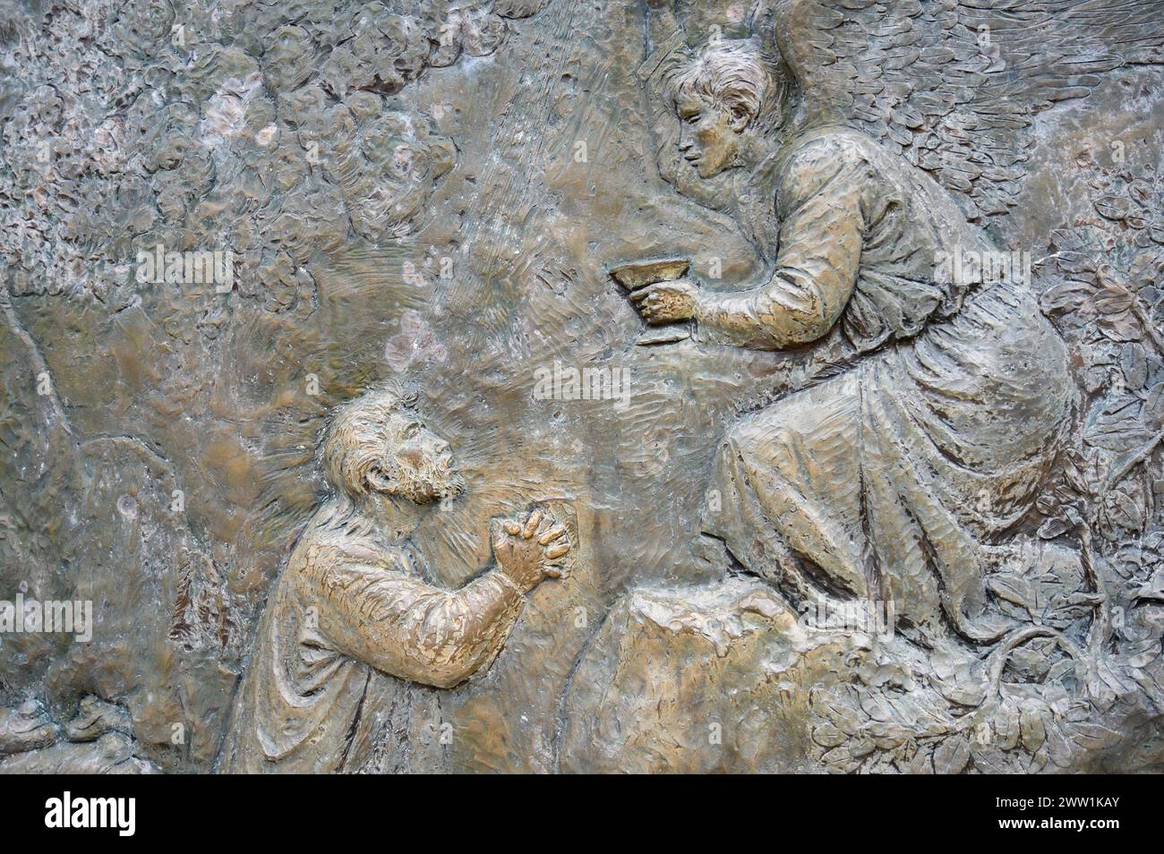 Die Qual Jesu im Garten – das erste schmerzhafte Geheimnis des Rosenkranzes. Eine Reliefskulptur auf dem Berg Podbrdo (der Hügel der Erscheinungen) in Medjugorje. Stockfoto