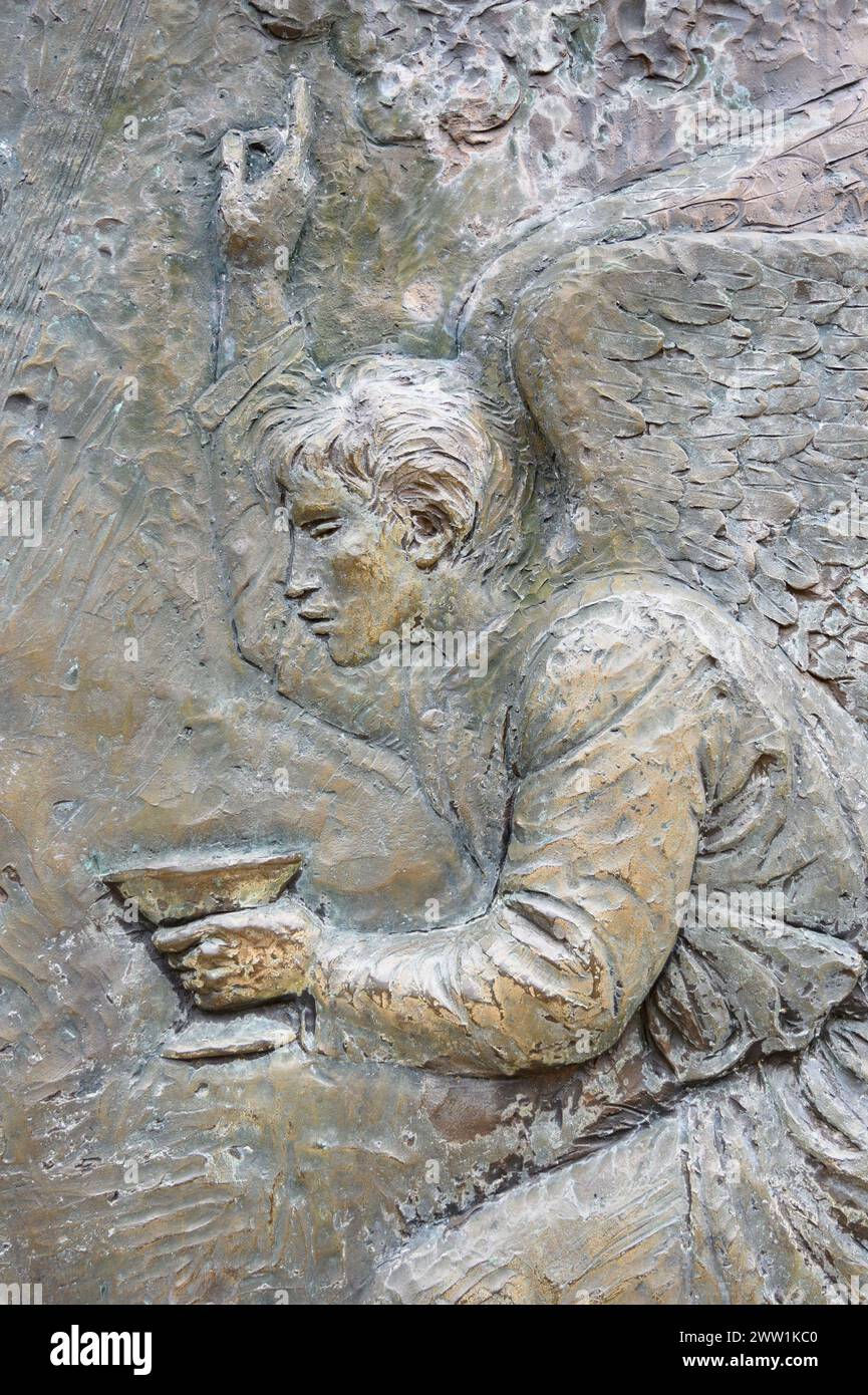 Die Qual Jesu im Garten – das erste schmerzhafte Geheimnis des Rosenkranzes. Eine Reliefskulptur auf dem Berg Podbrdo (der Hügel der Erscheinungen) in Medjugorje. Stockfoto