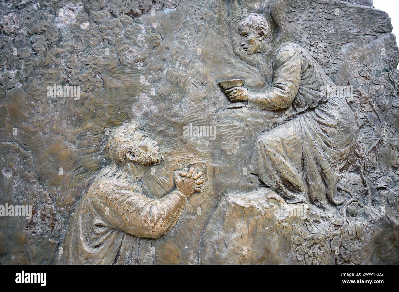 Die Qual Jesu im Garten – das erste schmerzhafte Geheimnis des Rosenkranzes. Eine Reliefskulptur auf dem Berg Podbrdo (der Hügel der Erscheinungen) in Medjugorje. Stockfoto