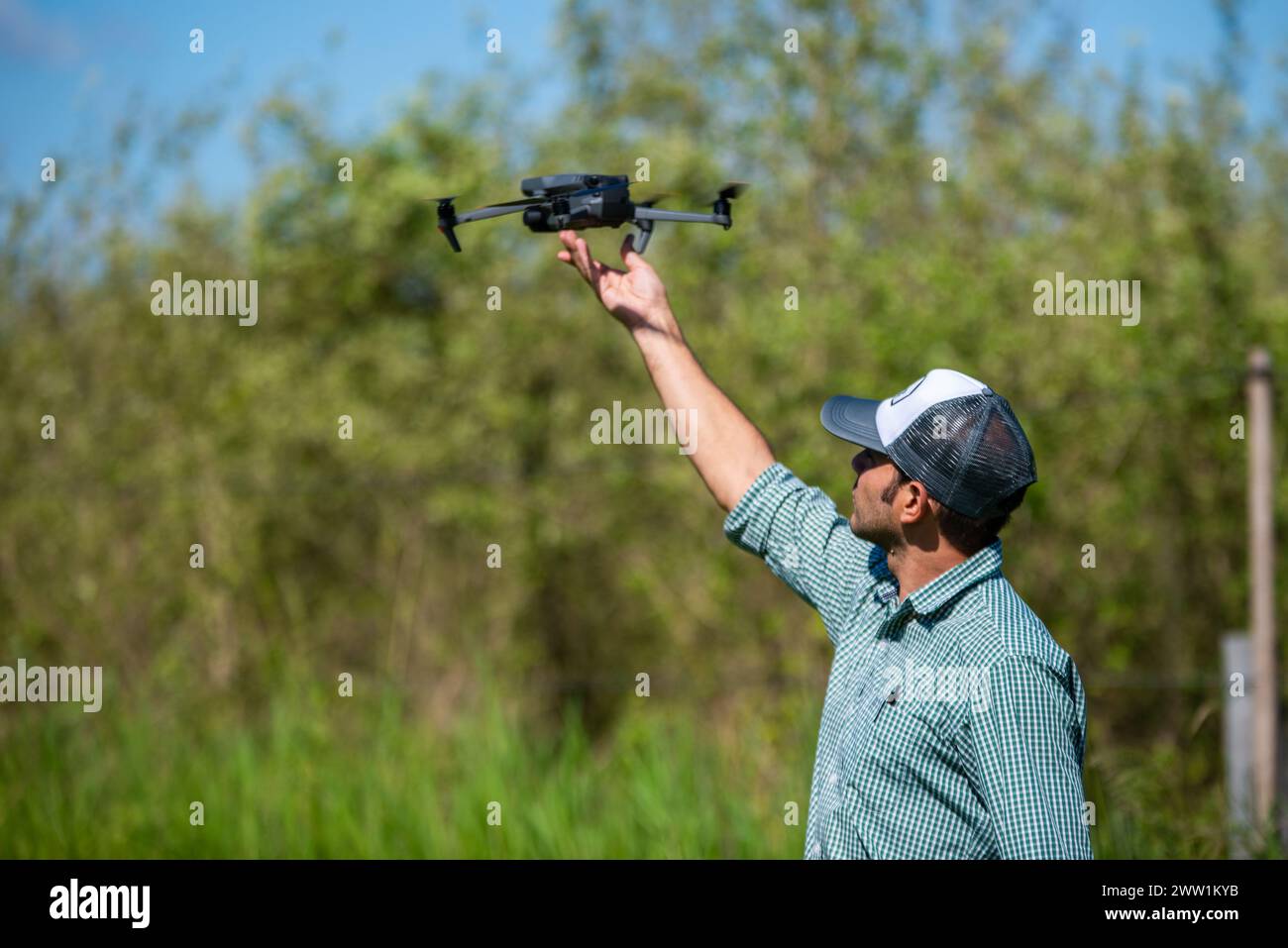 Drohnentechnologie in der landwirtschaftlichen Industrie. Stockfoto
