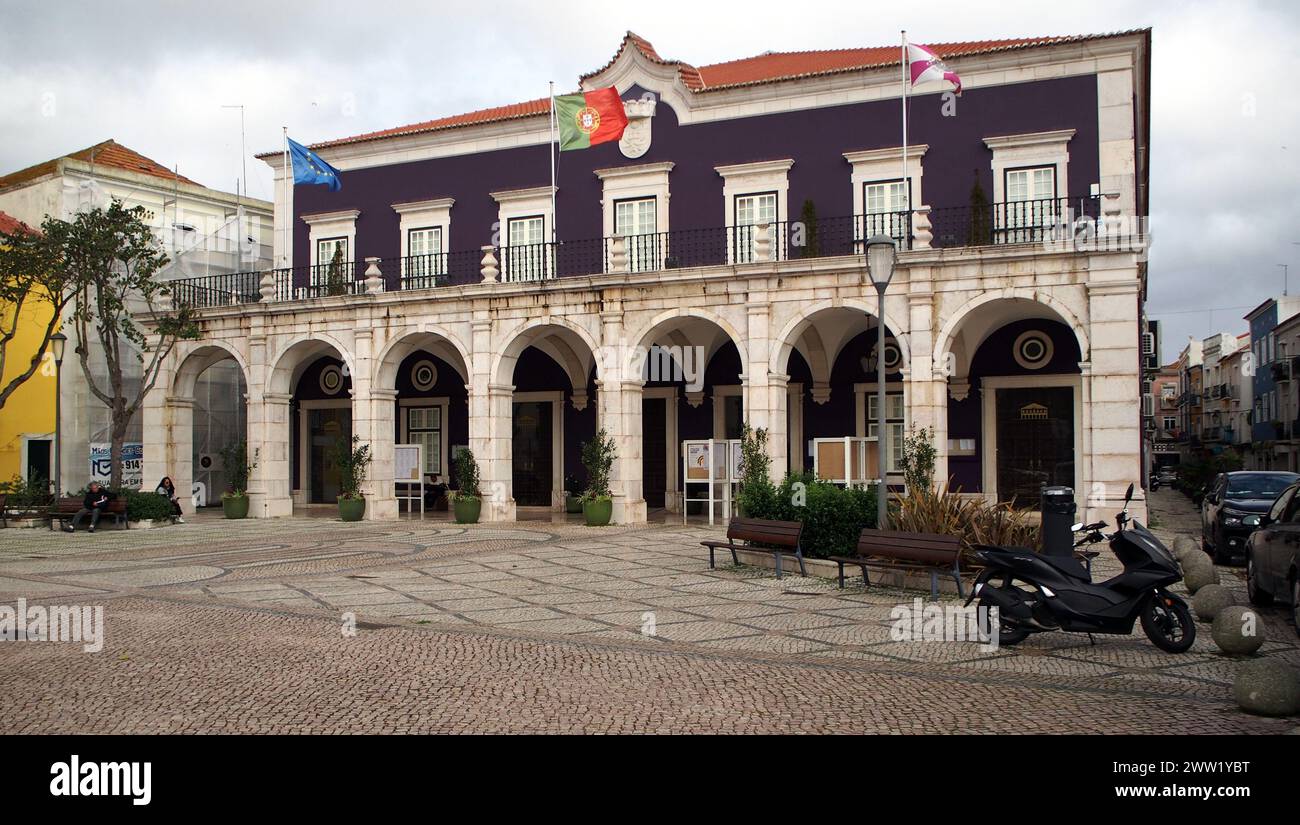 Klassisches Rathaus-Gebäude, nach einem Brand im Jahre 1938 restauriert, im Zentrum der Stadt, Setubal, Portugal Stockfoto