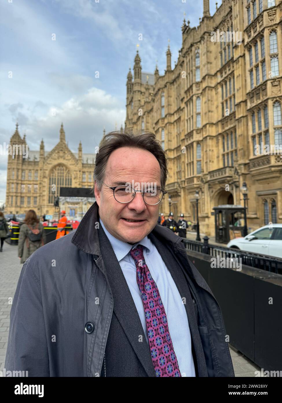 Quentin Letts politischer Skizzierer für die Tageszeitung Daily Mail in Westminster, London, Großbritannien, Frühjahr 2024. Britische Journalisten. Stockfoto
