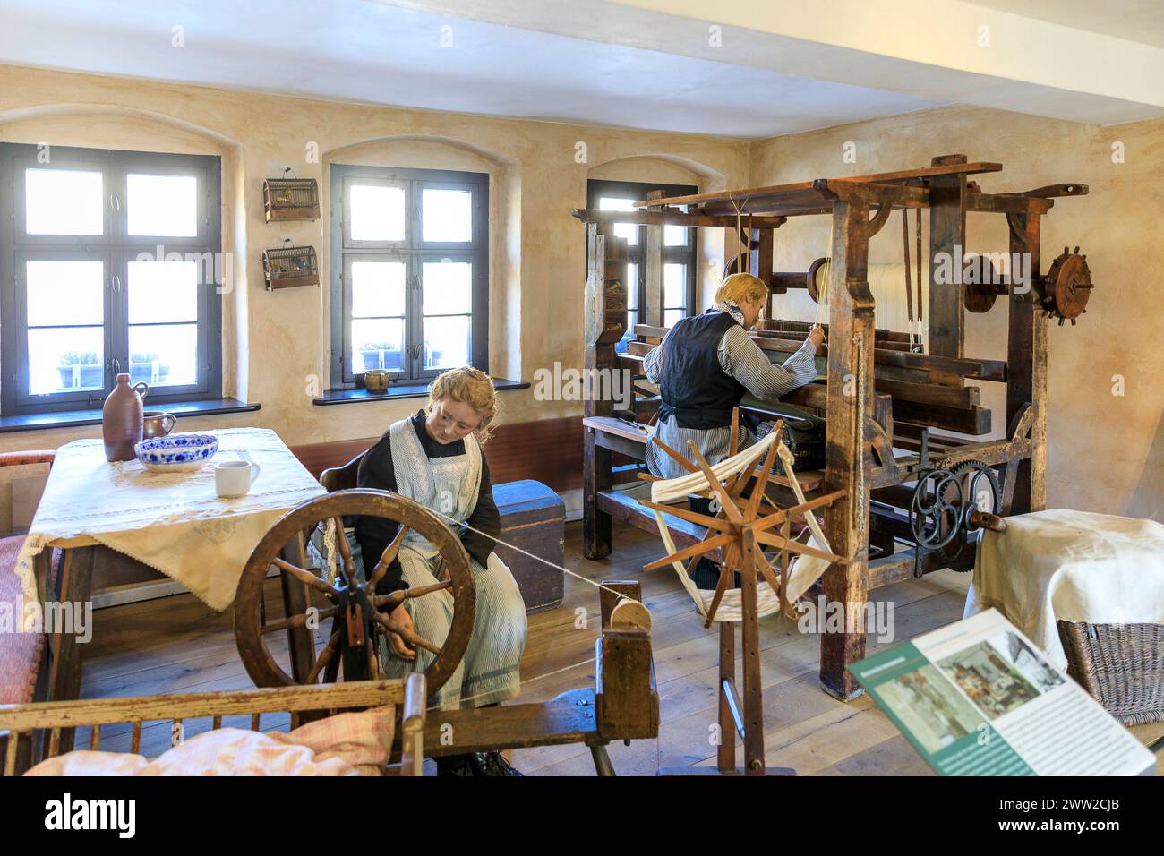 Ausstellungsraum der Weberstube im Karl-May-Haus, Geburtshaus und Museum, Hohenstein-Ernstthal, Sachsen, Deutschland *** Ausstellungsraum der Webers Stockfoto