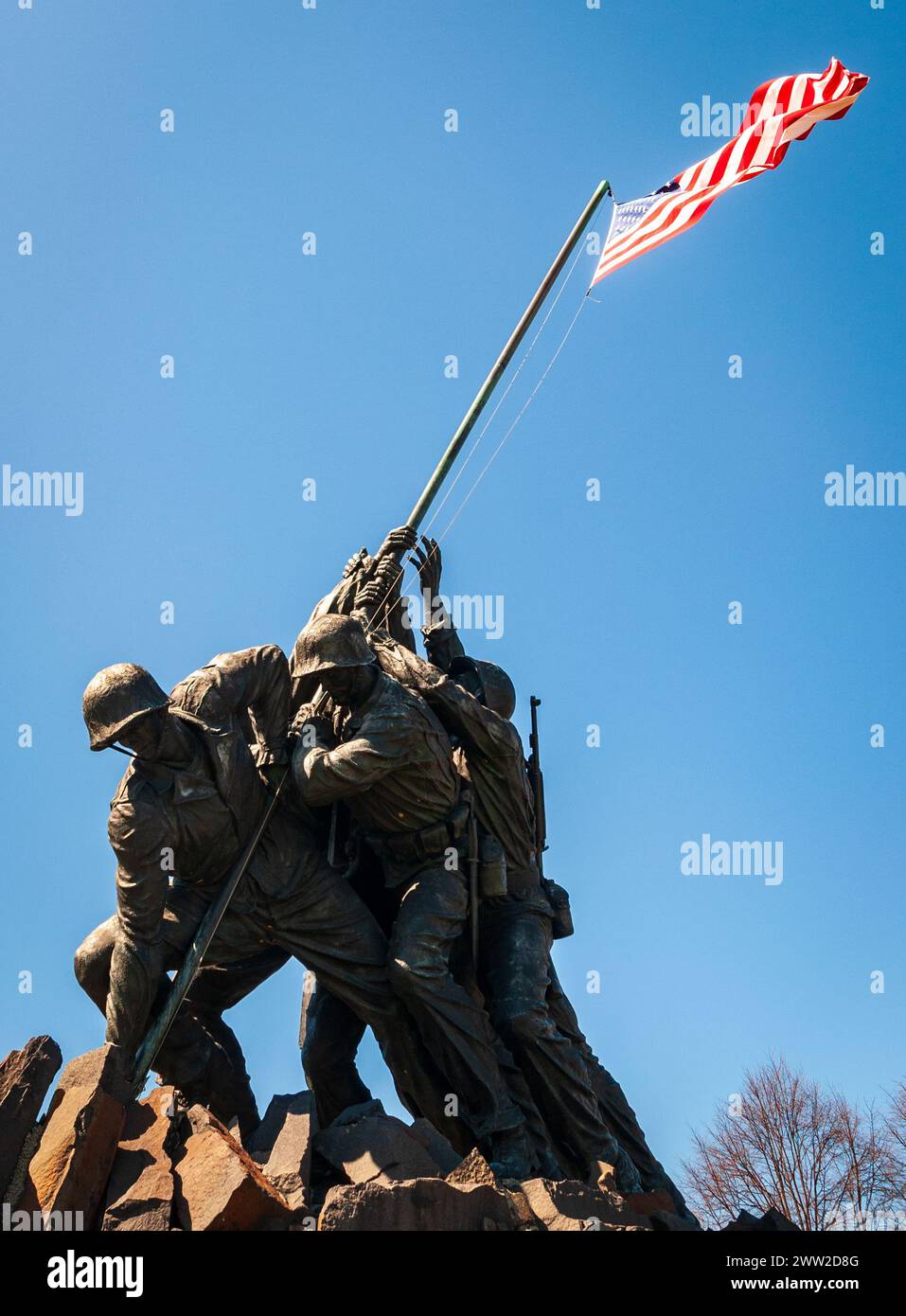 Das United States Marine Corps war Memorial befindet sich im Arlington County, Virginia, eine realistische Statue, die die zweite Flagge auf Iwo Jima in den USA zeigt Stockfoto