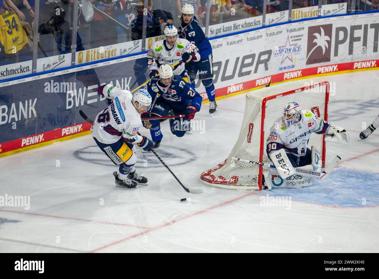 20.03.2024, DEL, Deutsche Eishockey Liga Saison 2023/24, 2. Playoff-Runde (Viertelfinale): Adler Mannheim gegen Eisbären Berlin (2:4) Stockfoto