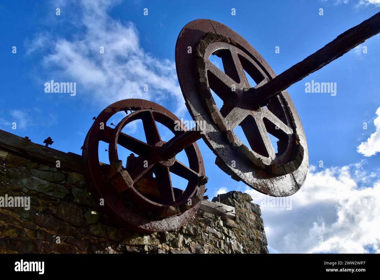 Das verlassene obere Drumhouse in der Nant Gadwen Mine. Stockfoto