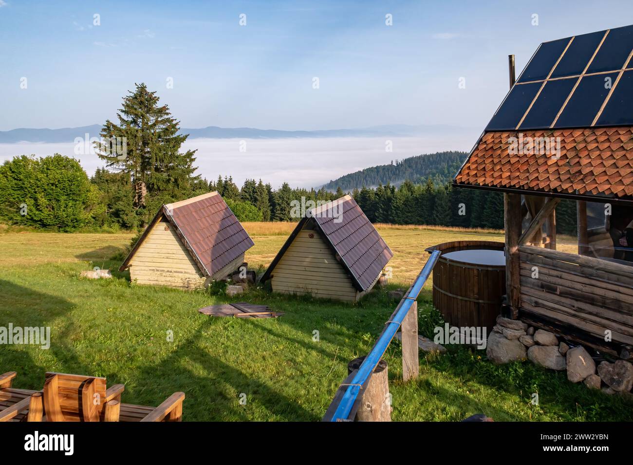 Die Berghütte Einsamer Stein in den Karpaten in Rumänien Stockfoto