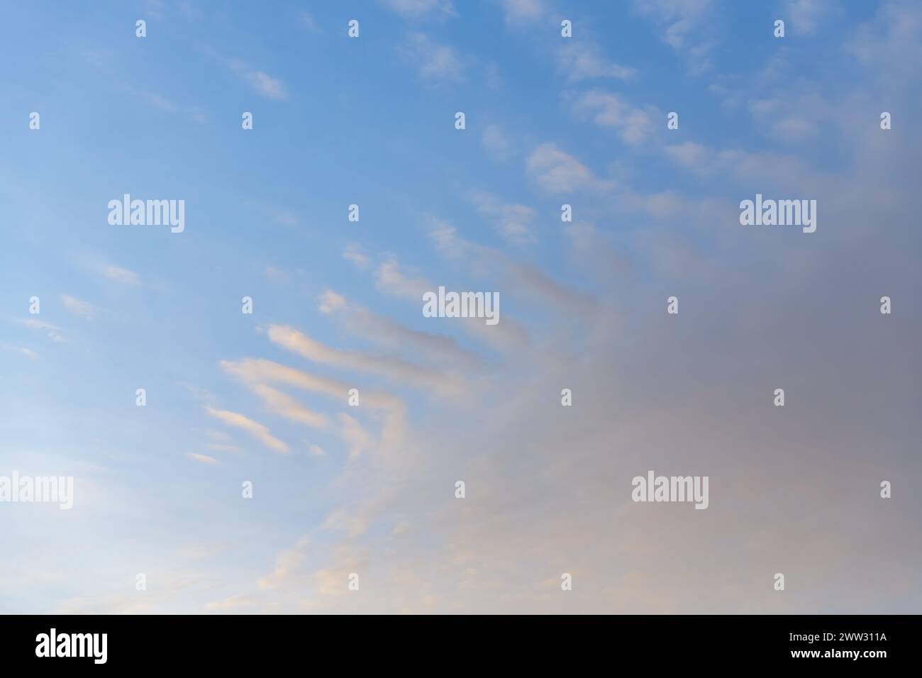 Himmel nur mit Wolken, Designelement Stockfoto