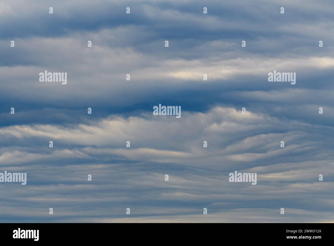 Himmel nur mit Wolken, Designelement Stockfoto