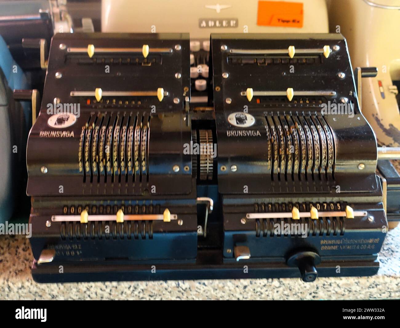 Alte, rostige Schreibmaschine für Vintage-Notizen Stockfoto