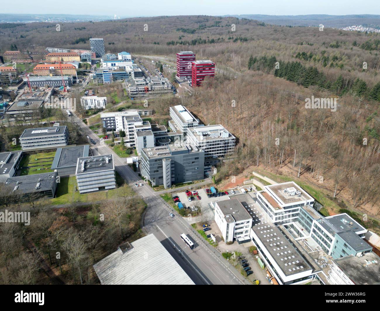 Drohnenaufnahme des Campus der Universität des Saarlandes in Saarbrücken am Mittwoch 20.03.2024 mit Blick auf das Max-Planck-Institut für Softwaresysteme Mitte rechts und das Zentrum für Bioinformatik Mitte links. *** Drohnenaufnahme des Campus der Universität des Saarlandes in Saarbrücken am Mittwoch, 20 03 2024 mit Blick auf das Max-Planck-Institut für Softwaresysteme Mitte rechts und das Zentrum für Bioinformatik links bub Stockfoto
