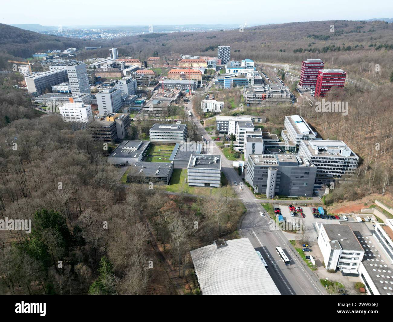 Drohnenaufnahme des Campus der Universität des Saarlandes in Saarbrücken am Mittwoch 20.03.2024 mit Blick auf das Max-Planck-Institut für Softwaresysteme Mitte rechts und das Zentrum für Bioinformatik Mitte links. *** Drohnenaufnahme des Campus der Universität des Saarlandes in Saarbrücken am Mittwoch, 20 03 2024 mit Blick auf das Max-Planck-Institut für Softwaresysteme Mitte rechts und das Zentrum für Bioinformatik links bub Stockfoto