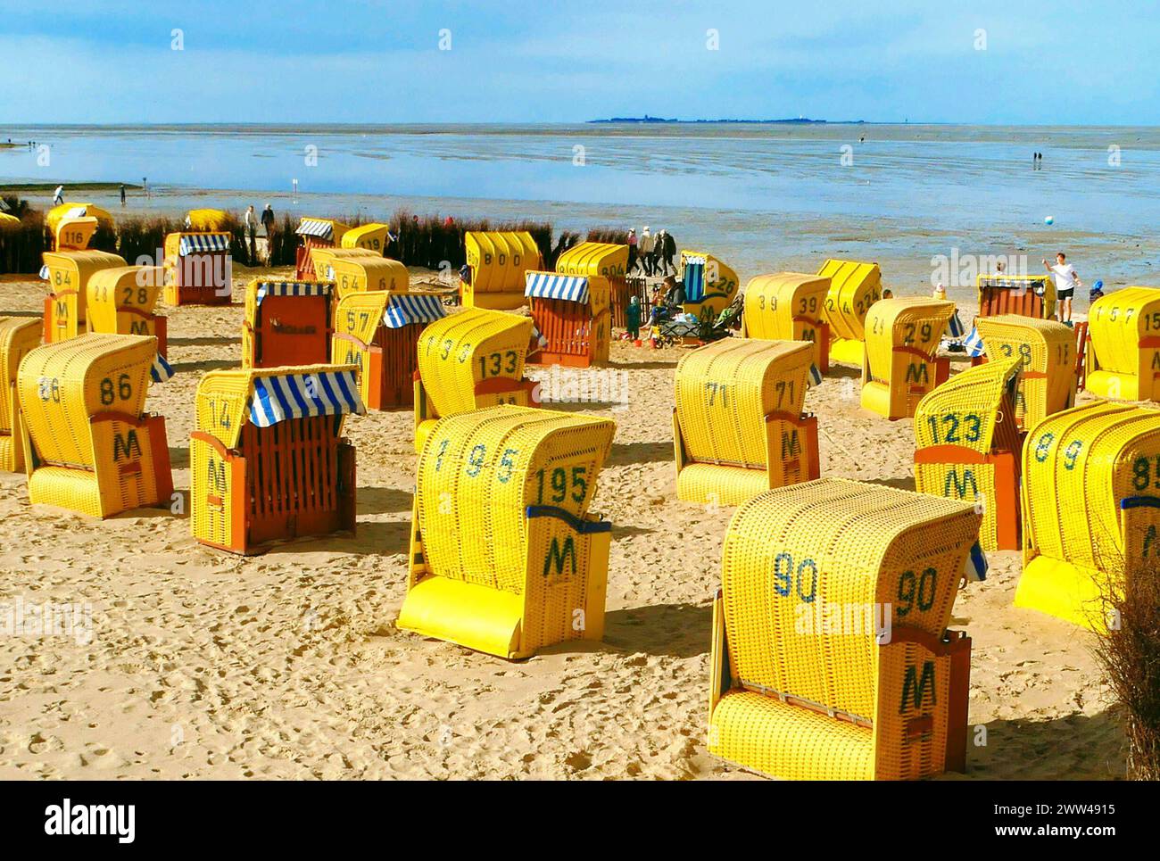 Badesaison kann demnächst wieder eröffnet werden - wie hier am Badestrand von Duhnen in Cuxhaven - gesehen am 08.10.2023 *** die Badesaison kann demnächst wieder eröffnet werden, wie hier am Duhnen Strand in Cuxhaven am 08 10 2023 zu sehen ist Stockfoto