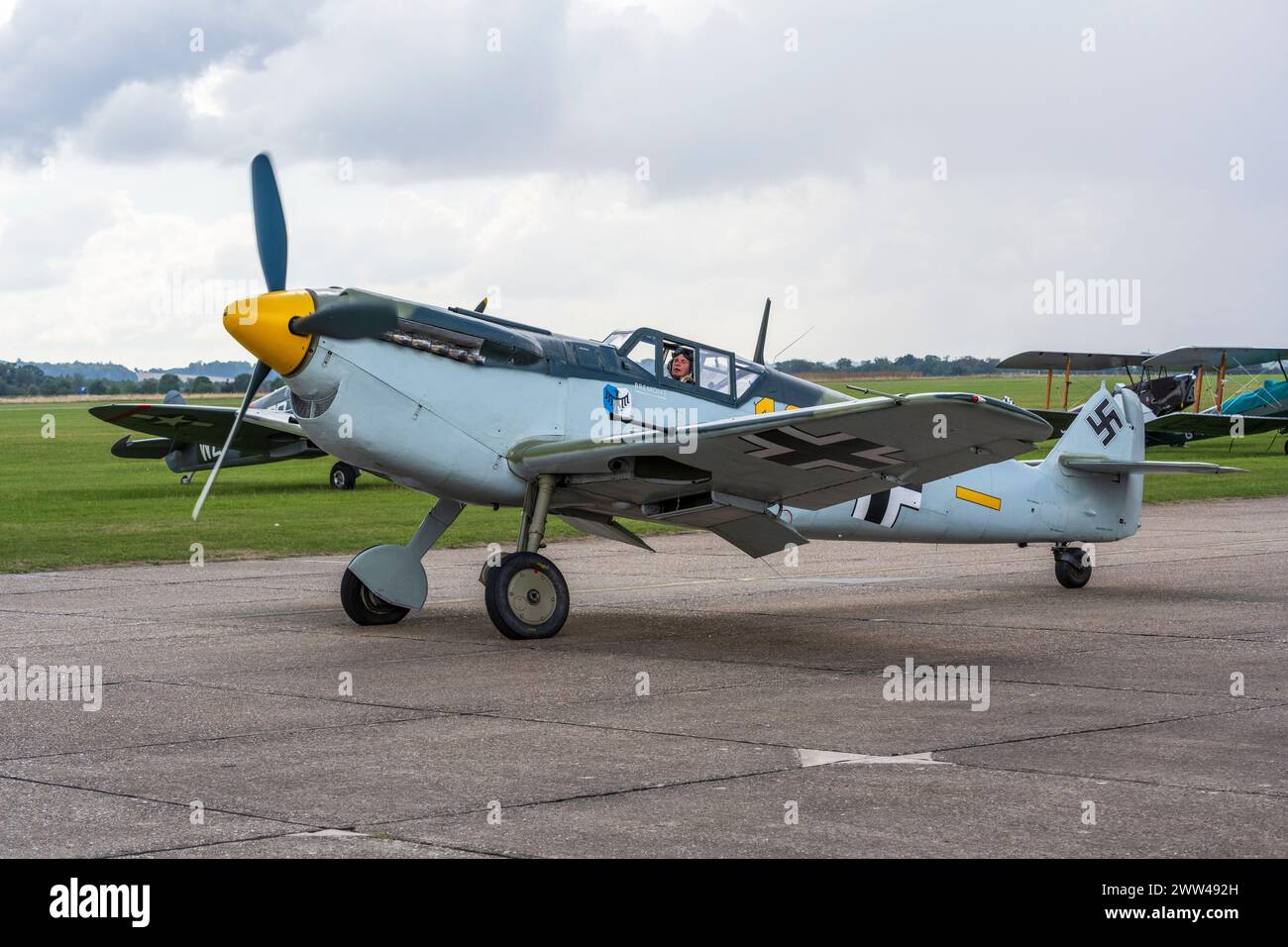 Hispano HA-1112 Buchon (lizenzgebautes Messerschmitt Bf109) Luftwaffe Markierungen auf der Duxford Airshow 2022, Duxford Airfield, Cambridgeshire, England, Großbritannien Stockfoto