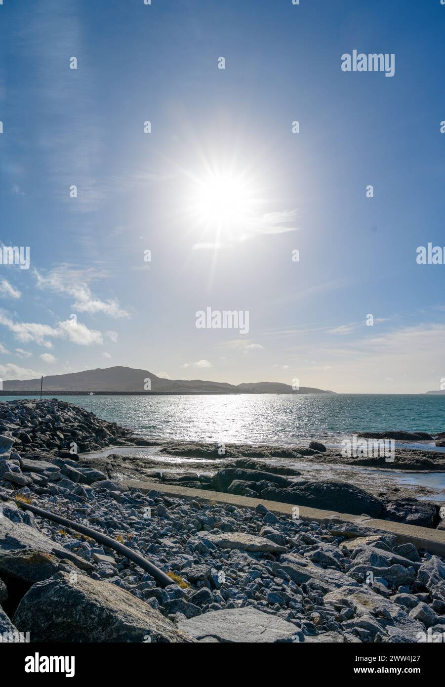 Blick auf den Erskay Causeway von Ludag, Isle of South Uist, Äußere Hebriden, Schottland, Großbritannien Stockfoto