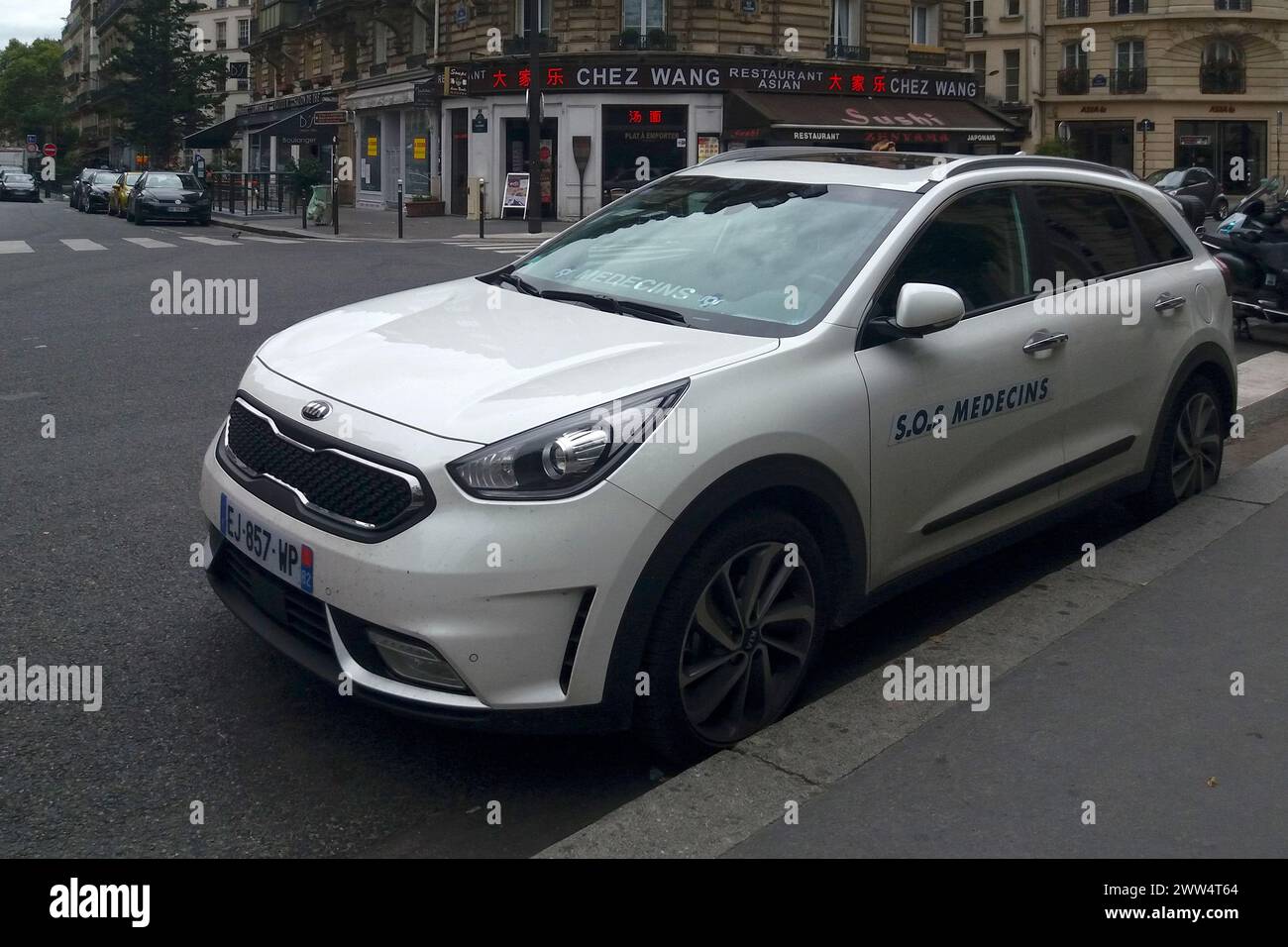Paris, Frankreich - 11. September 2017: Auto der 'S.O.S Médecins' parkt in der Nähe von Notre Dame von Paris. SOS Médecins ist der offizielle medizinische Notfalldienst von Stockfoto