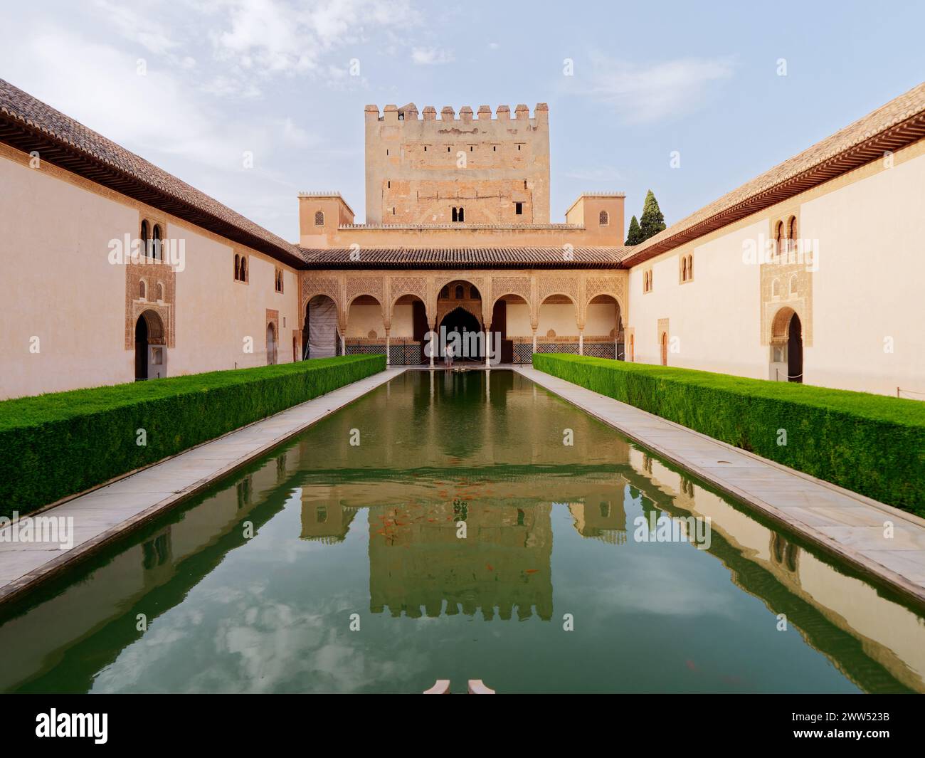 Nasridenpaläste, Alhambra Granada. Detaillierte Handwerkskunst der maurischen Architektur. Unesco-Weltkulturerbe Spanien. Reisen Sie in die Zeit und entdecken Sie die Geschichte. Stockfoto
