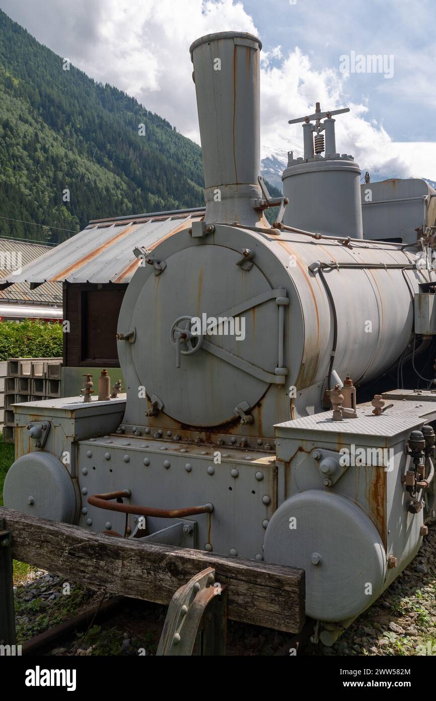 Die historische Dampflokomotive Nr. 7, die 1926 gebaut wurde, transportierte Touristen bis 1981 zum Mer de Glace, die am Bahnhof Montenvers in Chamonix ausgestellt wurde Stockfoto