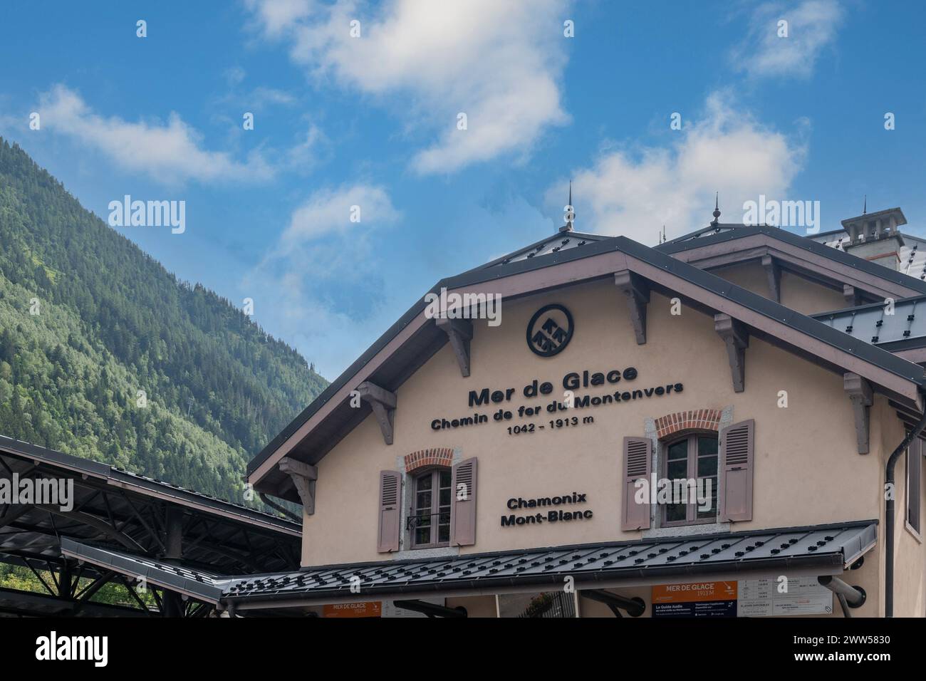 Hoher Abschnitt des Zahnradbahnhofs von Montenvers für Mer de Glace, Chamonix, Haute Savoie, Auvergne Rhone Alpes, Frankreich Stockfoto