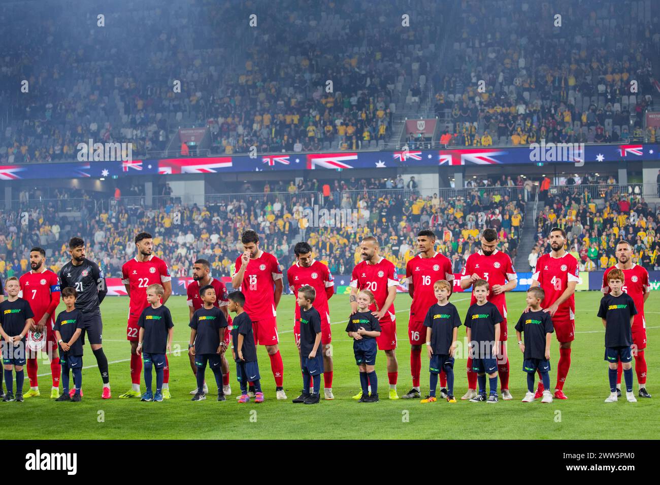 Sydney, Australien. März 2024. Libanesische Spieler treten für die Nationalhymne vor dem Qualifikationsspiel zur FIFA-Weltmeisterschaft 2026 zwischen Australien und dem Libanon am 21. März 2024 im Western Sydney Stadium in Sydney an. Credit: IOIO IMAGES/Alamy Live News Stockfoto