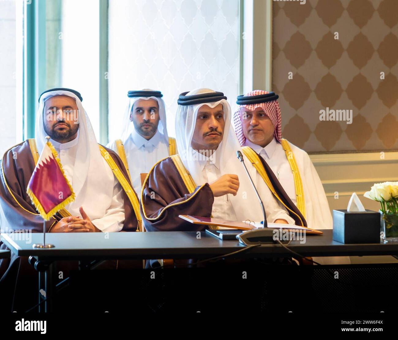 Scheich Mohammed bin Abdulrahman bin Jassim Al Thani, Premierminister und Außenminister Katars, Scheich Mohammed bin Abdulrahman bin Jassim Al Thani, Premierminister und Außenminister Katars, nimmt an einem Treffen der Außenminister des Staates Katar Teil, die Arabische Republik Ägypten, das Königreich Saudi-Arabien, die Vereinigten Arabischen Emirate, das Haschemitische Königreich Jordanien und der Staat Palästina, mit Anthony Blinken, Außenminister der Vereinigten Staaten. Amerikaner, in der ägyptischen Hauptstadt Kairo, Ägypten, am 21. März 2024. Foto von Emiri Diwan Office apa Stockfoto